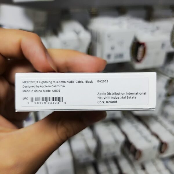 کابل تبدیل لایتنینگ به جک 3.5 اپل APPLE AUX LIGHTNING A1879